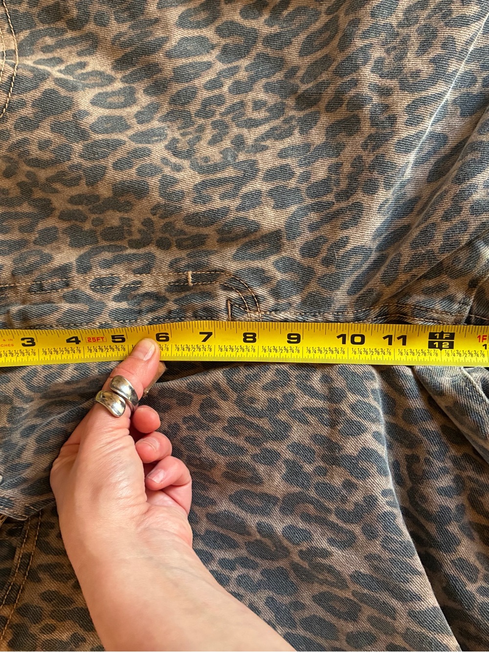 Leopard Jeans - Picture 5 of 6